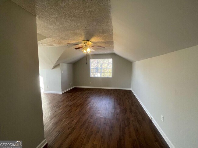 Building Photo - 6387 Seths Way