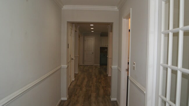 Building Photo - 375 Niblick Dr