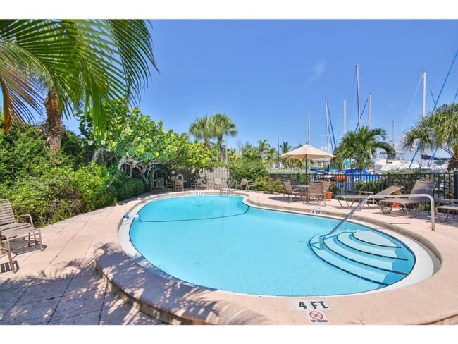 Building Photo - 3440 Gulf of Mexico Dr