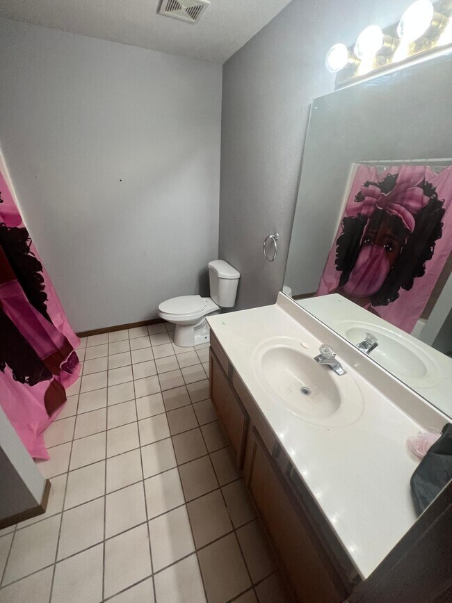 Building Photo - 1638 High Quest Cir