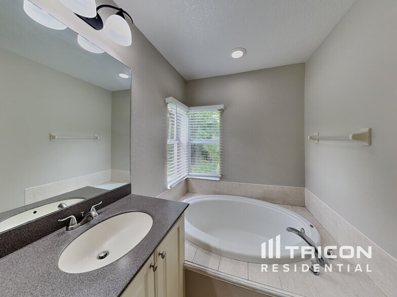 Building Photo - 8284 Caruso Ln