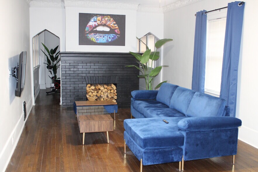 Primary Photo - 298 Josephine St