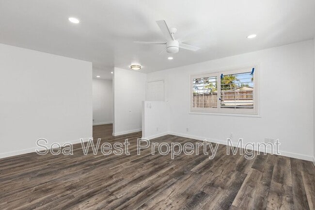 Building Photo - 889 Bracero Rd