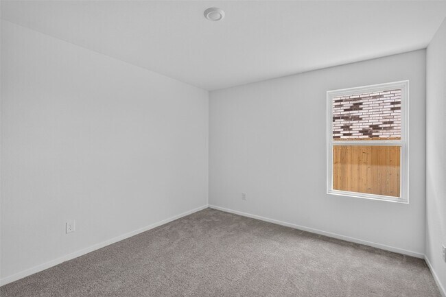 Building Photo - 3008 Calhoun Fls Dr