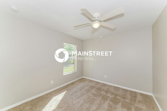 Building Photo - 4 Bedroom Pet-Friendly Home in NORTH PORT, FL with Main Street Renewal