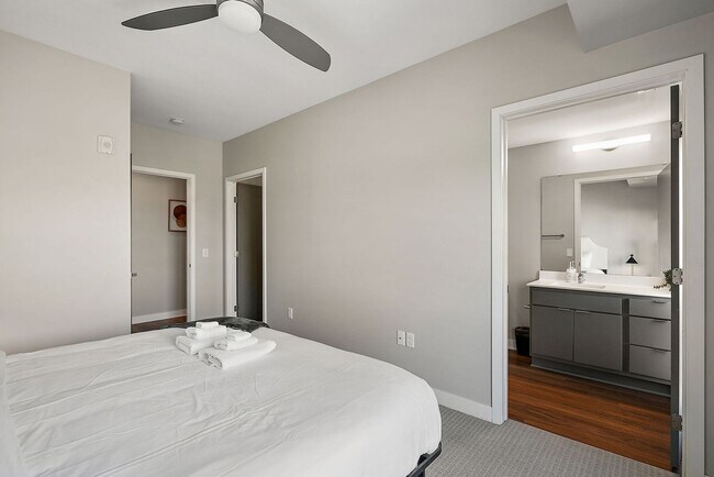 Building Photo - 1410 Nicollet Ave