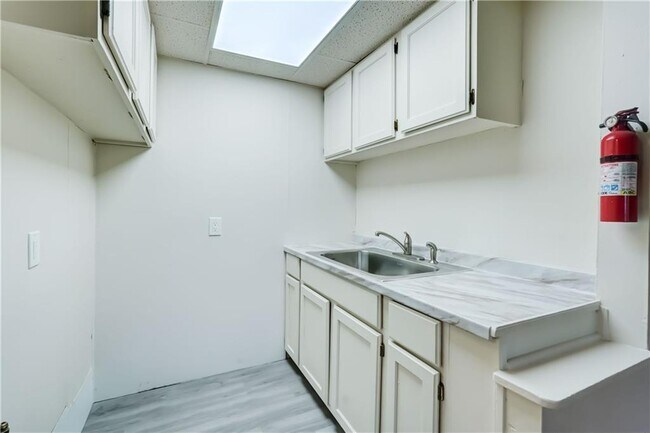 Building Photo - 266 Winton Rd