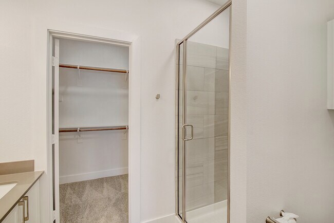 Building Photo - 28325 Birnham Woods Dr