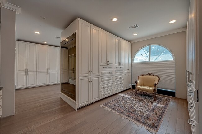 Building Photo - 12445 Memorial Dr