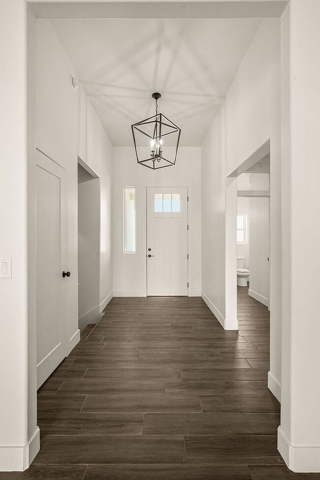 Building Photo - Single Family Home