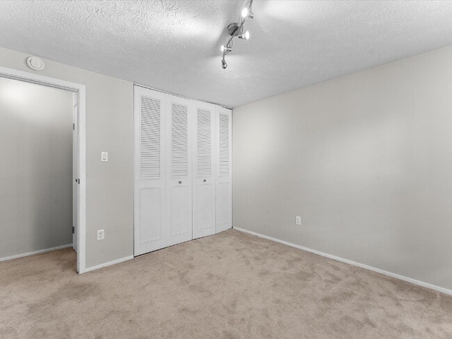 Building Photo - 3513 Castlebury Dr