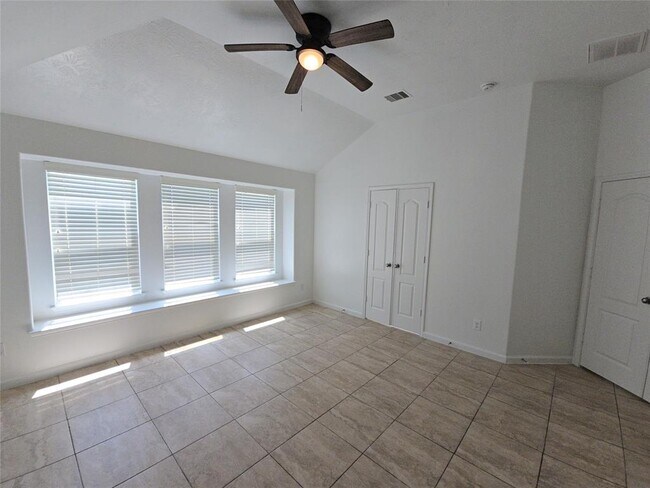 Building Photo - 1306 Squire Dr