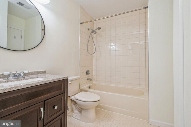 Building Photo - 101 Quince Ct