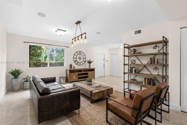 Building Photo - 10672 SW 77th Ave