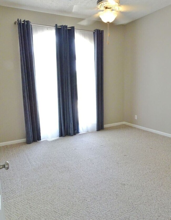 Building Photo - 6548 Mink Dr