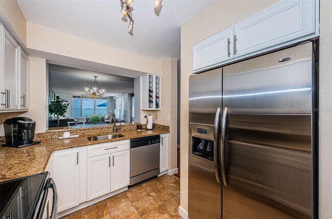 Building Photo - 6105 Bahia Del Mar Cir