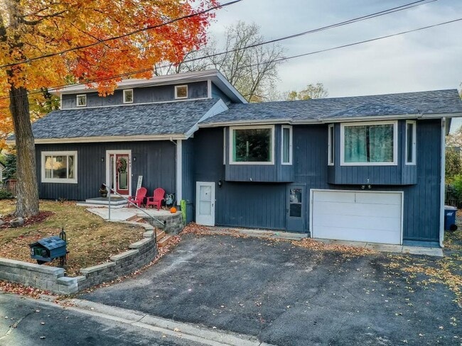 Building Photo - 1649 Gull Ln