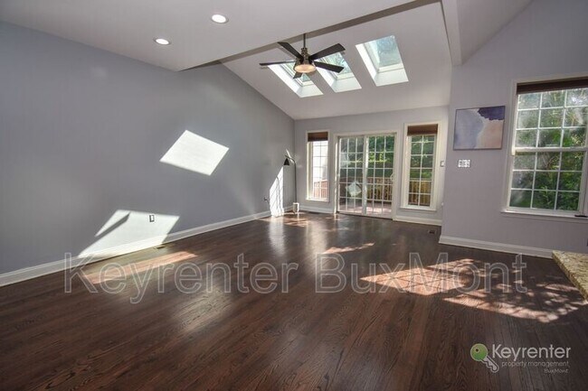 Building Photo - 109 Meadow View Ln