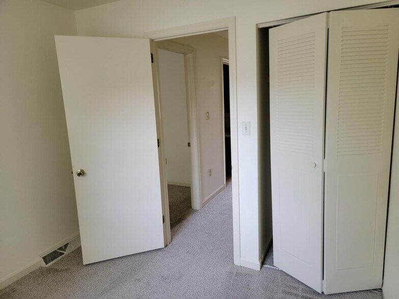 Building Photo - 396 Dohner Dr