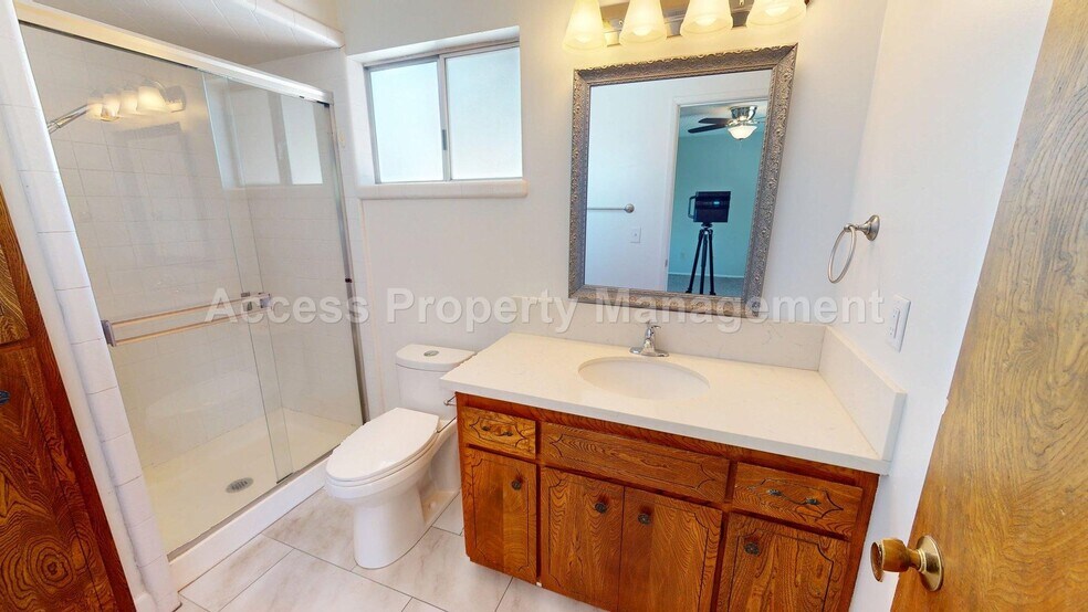 Building Photo - 3355 San Fernando Ct