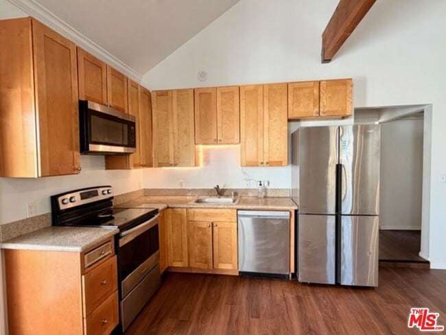 Building Photo - 540 Huntley Dr