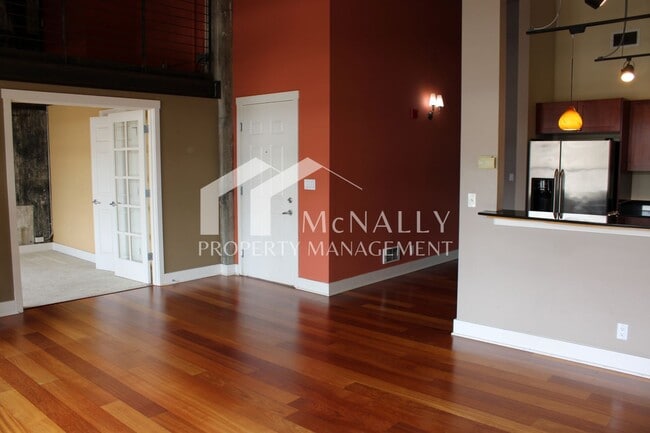 Building Photo - Beautiful Downtown Condo in Tacoma