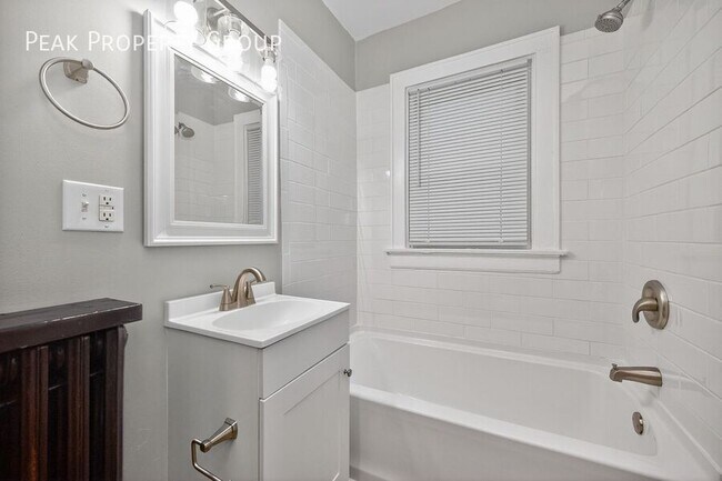 Building Photo - 1772 Williams Ave