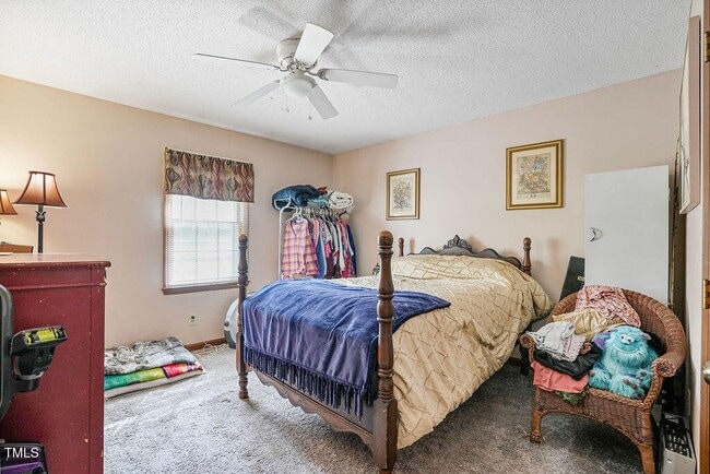 Building Photo - 886 Rollins Rd