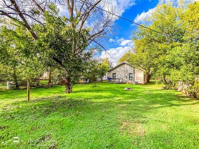 Building Photo - 2807 Russell Ave