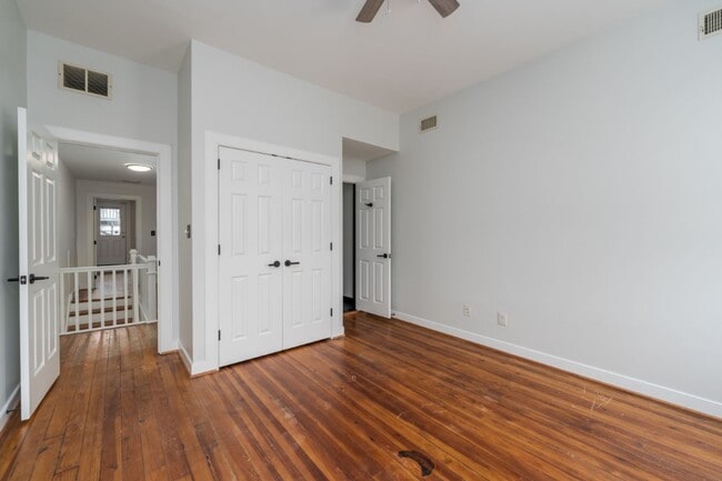 Building Photo - 5 N Linwood Ave