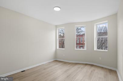 Building Photo - 139 N Lakewood Ave