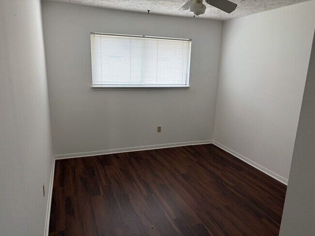 Building Photo - 10423 Huntington View Dr