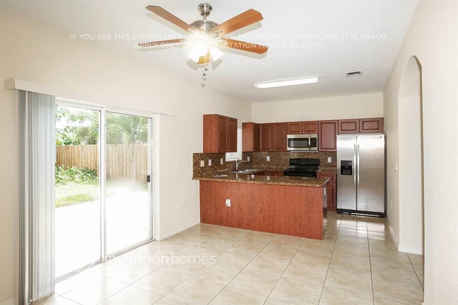 Building Photo - 4633 SW 164th Ct