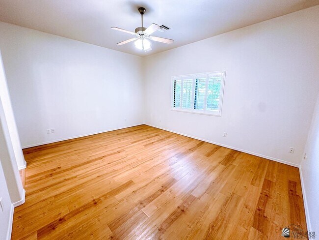 Building Photo - 3064 S 47th Ave