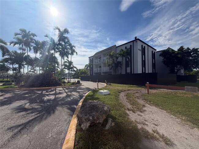 Building Photo - 4920 NW 79th Ave