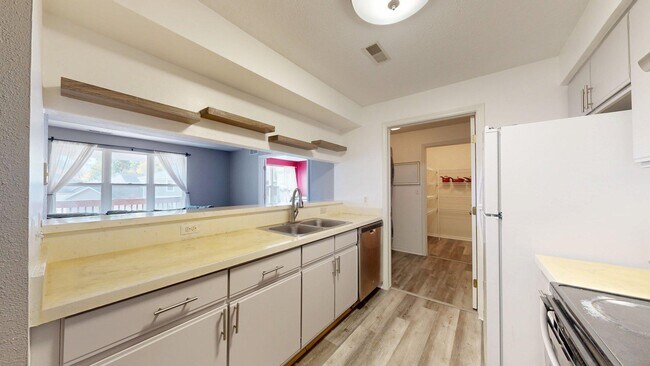 Building Photo - 1265 Millbrook Trail