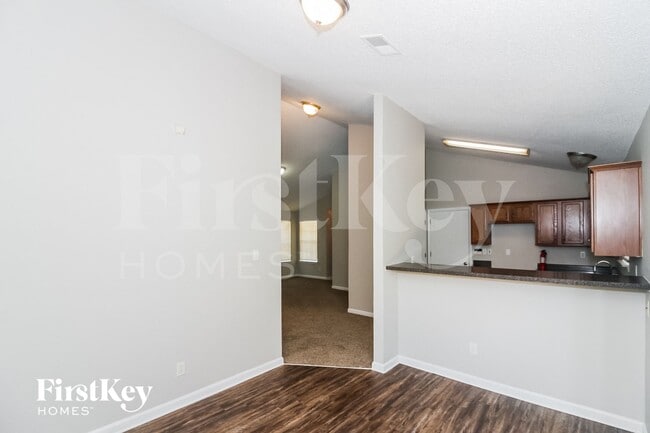 Building Photo - 7825 Fallstone Rd