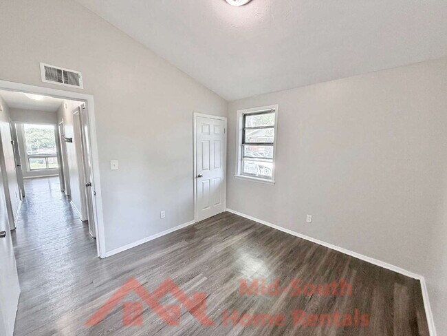 Building Photo - 2298 Dells Ave