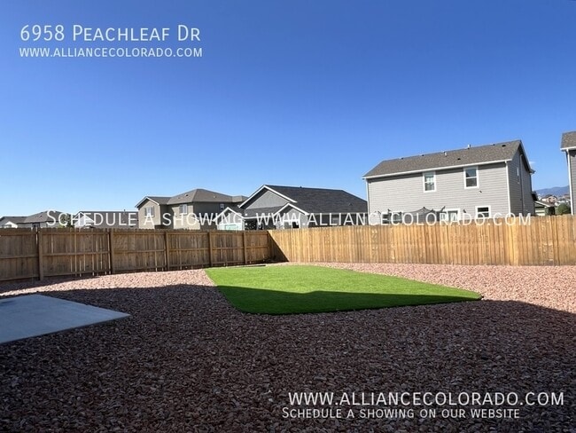 Building Photo - 6958 Peachleaf Dr