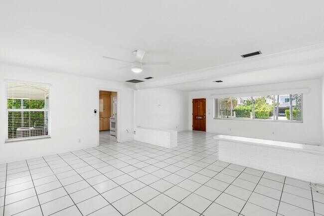 Building Photo - 360 Palmetto St