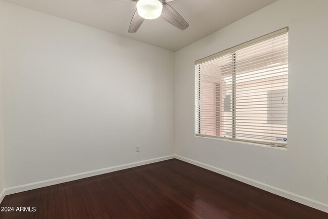 Building Photo - 4634 E Grovers Ave