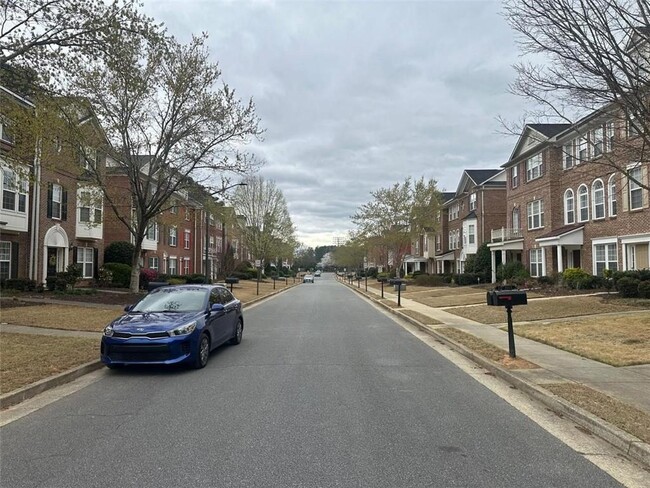 Building Photo - 3352 Chastain Gardens Dr NW