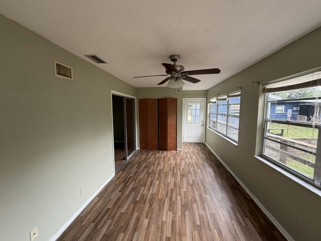 Building Photo - 2141 E Camp N Comfort Ln