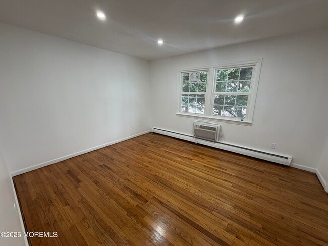 Building Photo - 364 Westwood Ave