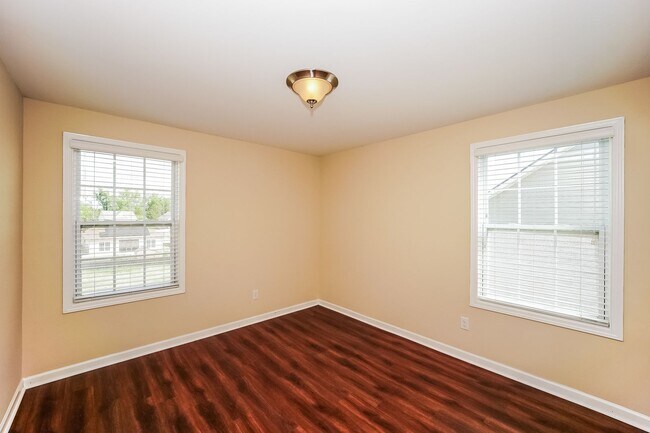 Building Photo - Beautiful 4 Bedroom Single Family Home