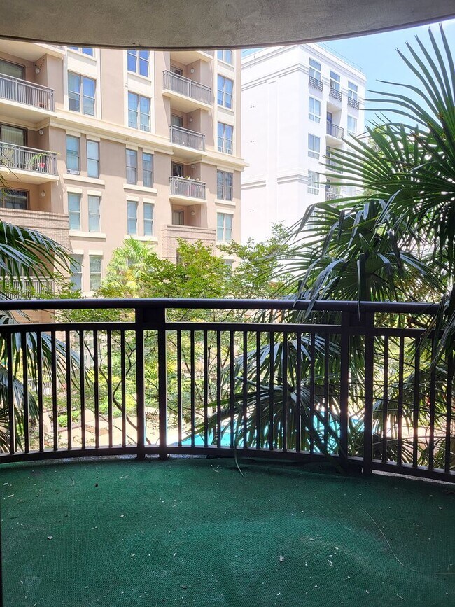 Building Photo - 2 bedroom Condo In Gateway Plaza
