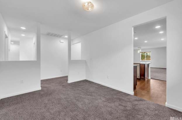 Building Photo - 698 Valmy Dr