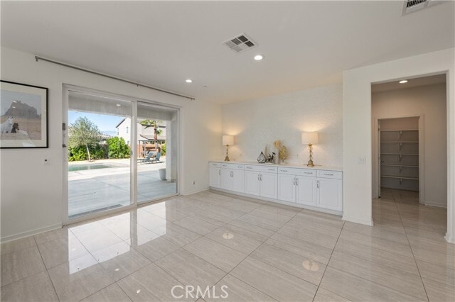 Building Photo - 50105 Rocamora St