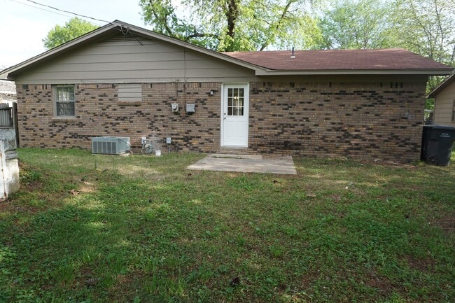 Building Photo - For Rent – Central Jonesboro Home - 3 bedr...