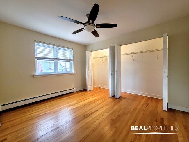 Building Photo - 625 W Wrightwood Ave